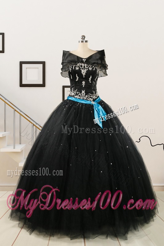 Pretty Appliques and Beading Black Quinceanera Dresses