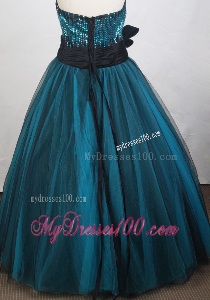 Sequined Sweetheart Prom Dress with Puffy Skirt and Black Bowknot