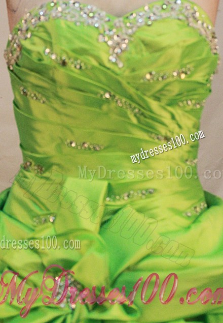 Sweetheart Spring Green Organza Quinceanera Dress with Beading