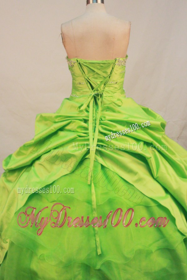 Sweetheart Spring Green Organza Quinceanera Dress with Beading