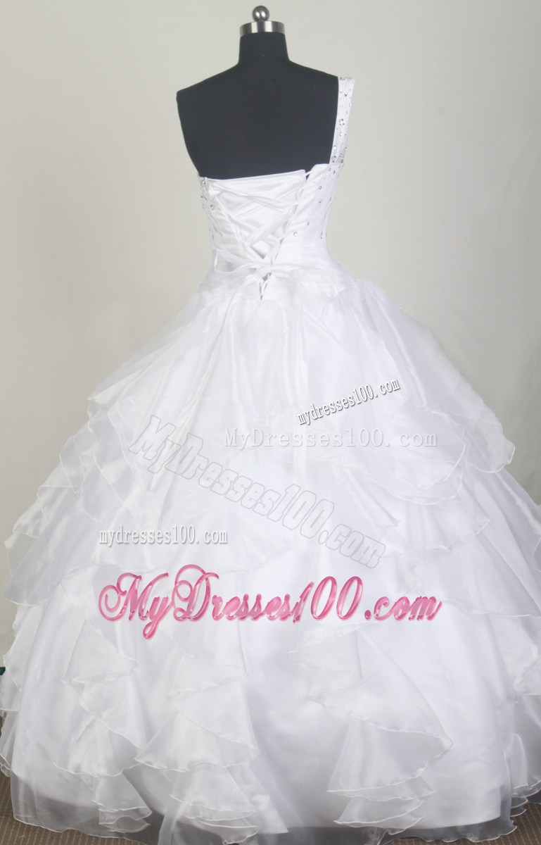 Single Shoulder Beaded White Quinceanera Gowns with Layered Ruffles