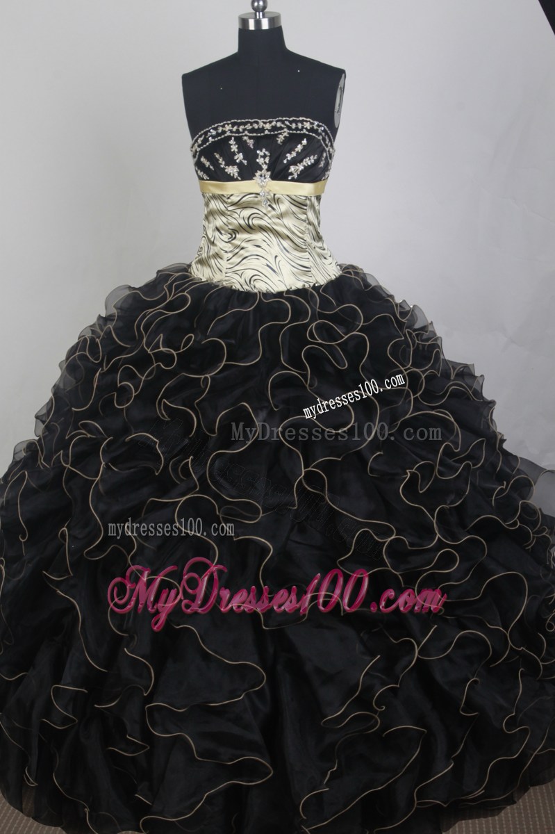 Pattern Decorate Waist Black Quinceanera Dress with Frilly Ruffles