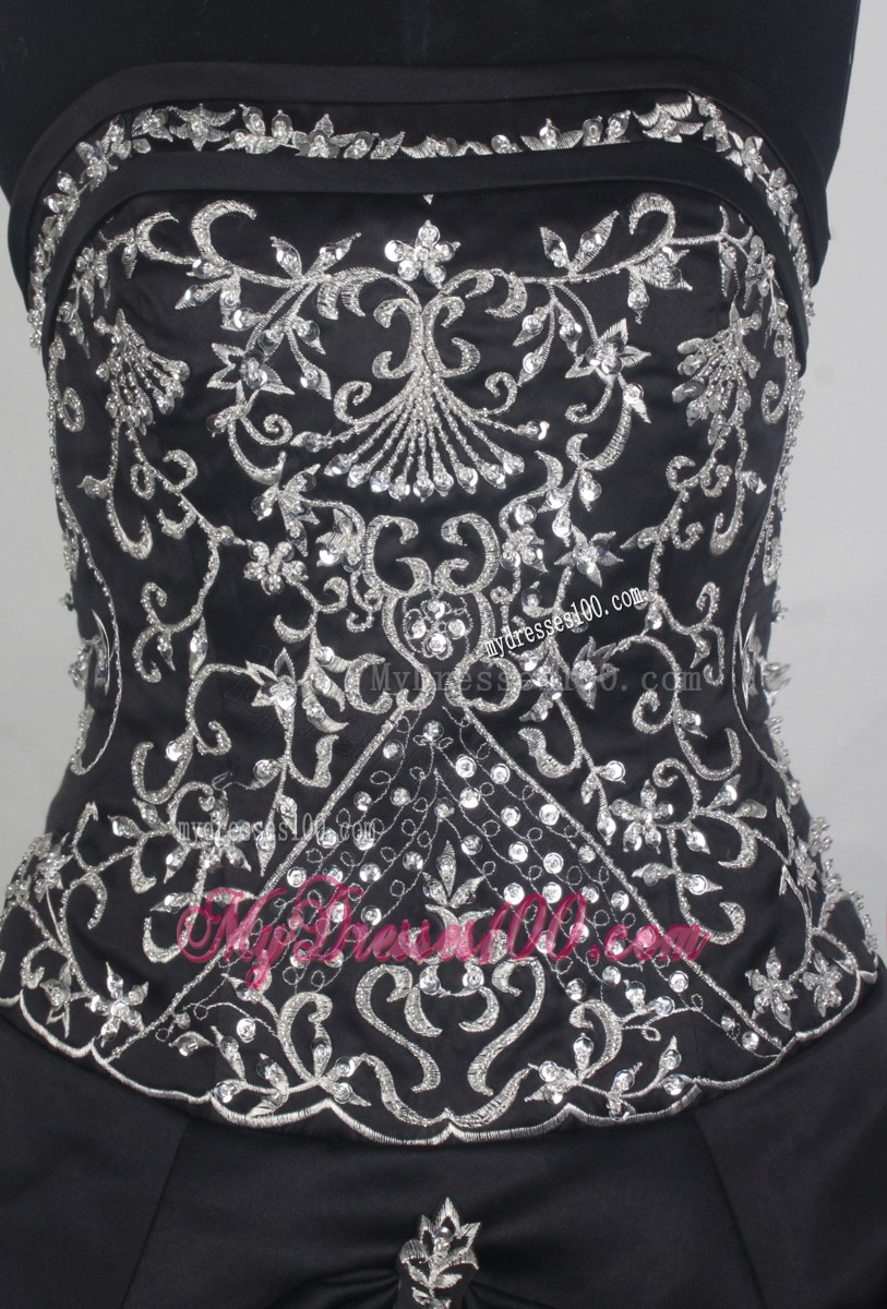 Beading and Appliques Decorate Elegant Black Taffeta Dress for Quinceanera