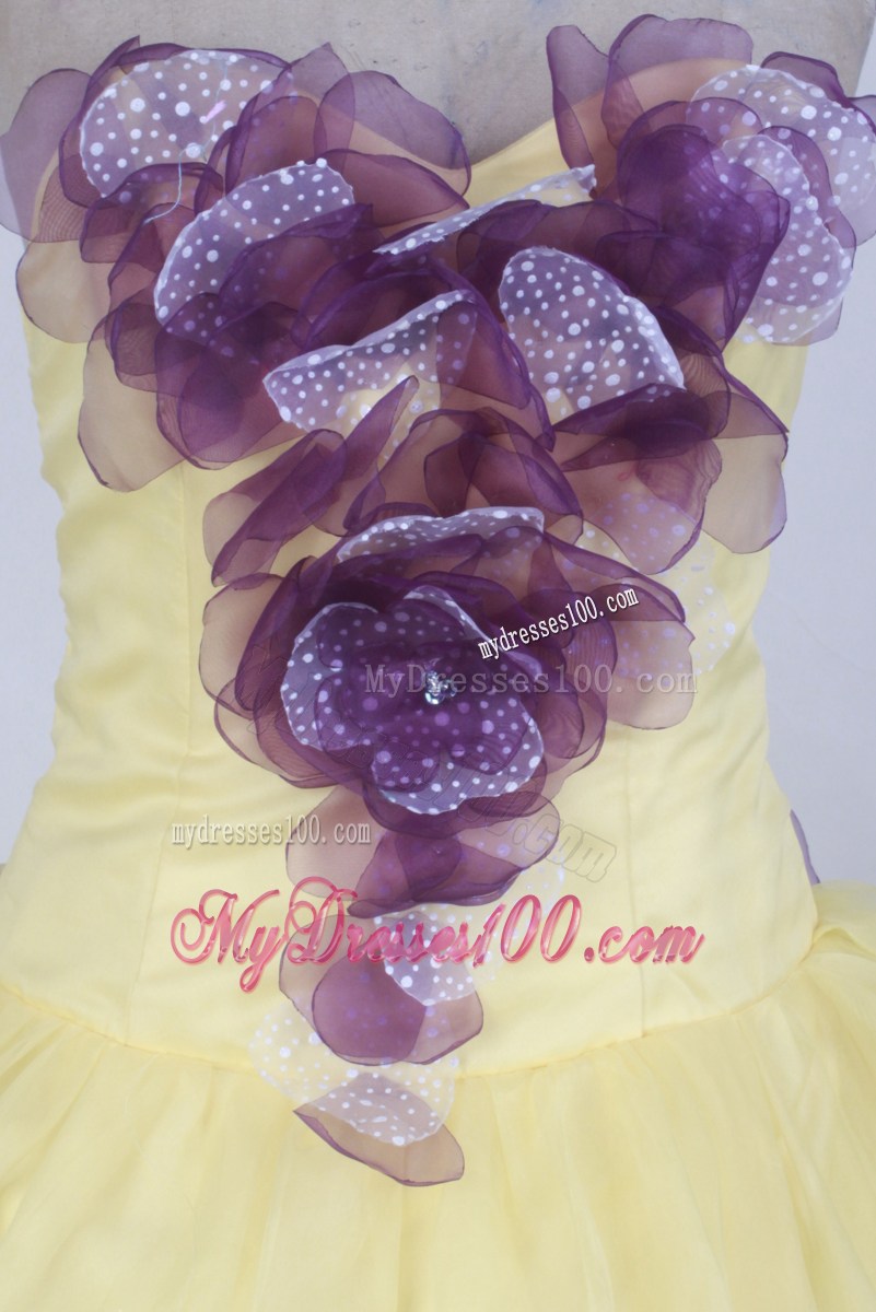 Sweetheart Embroidery Elegant Yellow Quinceanera Dresses with Lace up