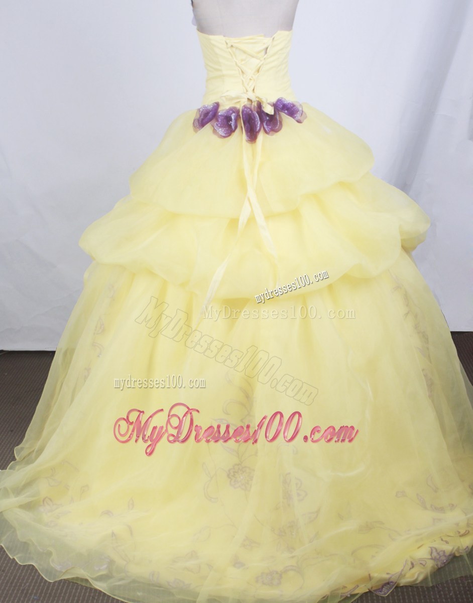 Sweetheart Embroidery Elegant Yellow Quinceanera Dresses with Lace up