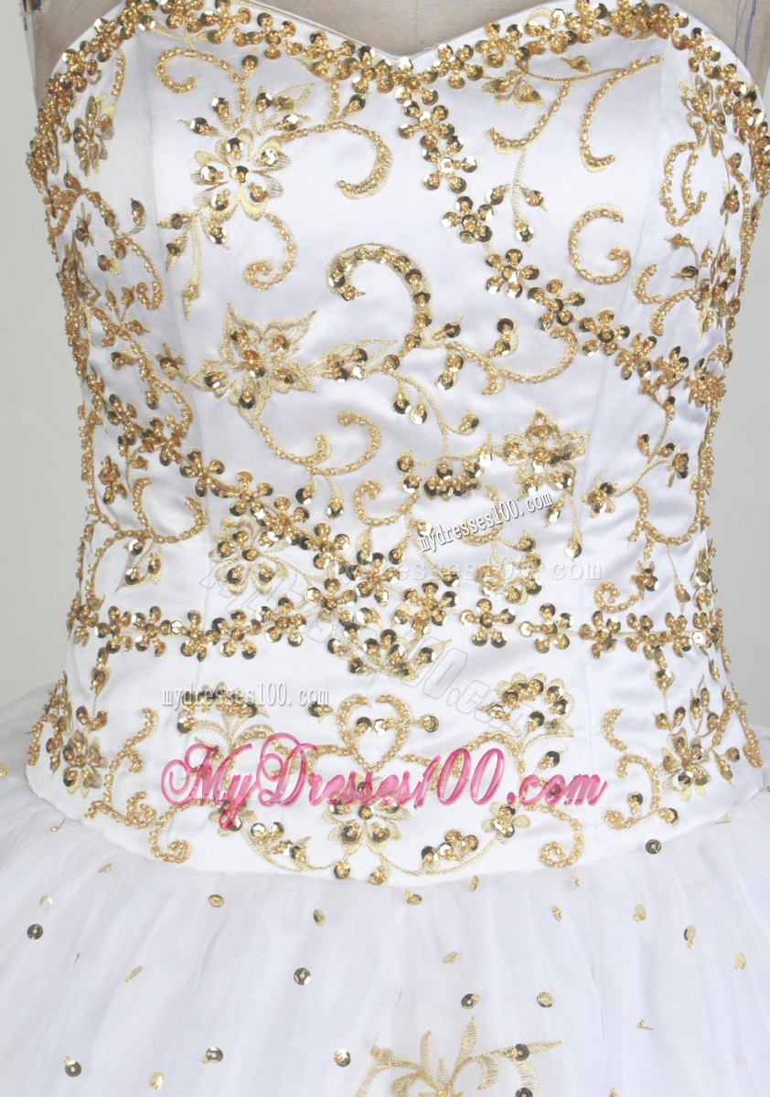 Sweetheart White Organza Quinceanera Dress with Gold Appliques