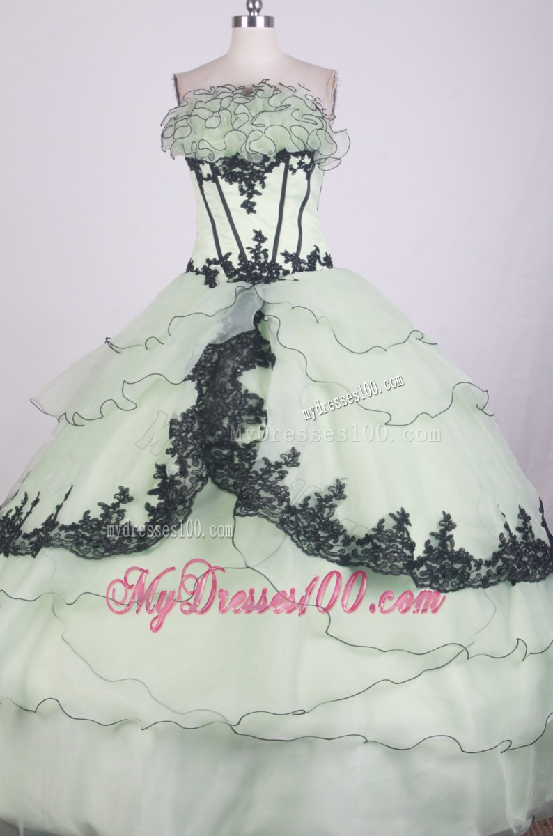 Pretty Floral Neckline Apple Green Appliques Quinceanera Gown