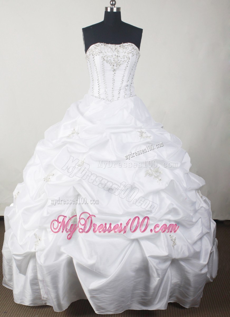 Simple Strapless White Quinceanera Dress with Beading Bust