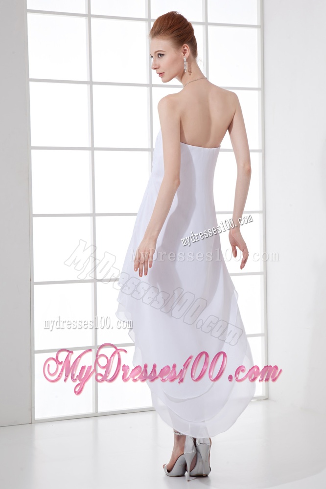 2016 Cheap A-line High-low Ruching Organza Strapless Wedding Dress
