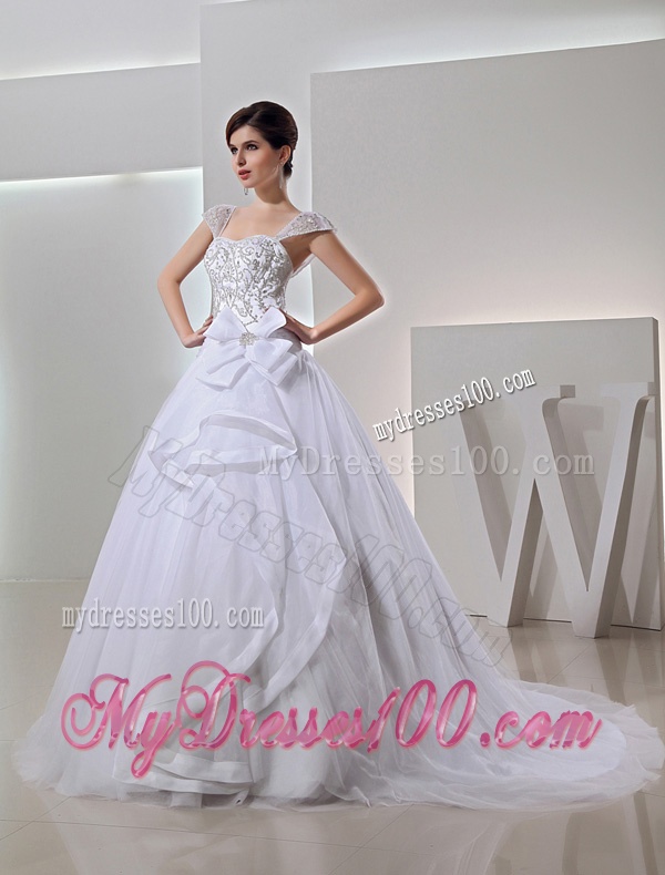 2016 Spring Ball Gown Square Appliques Beading Wedding Dress in White