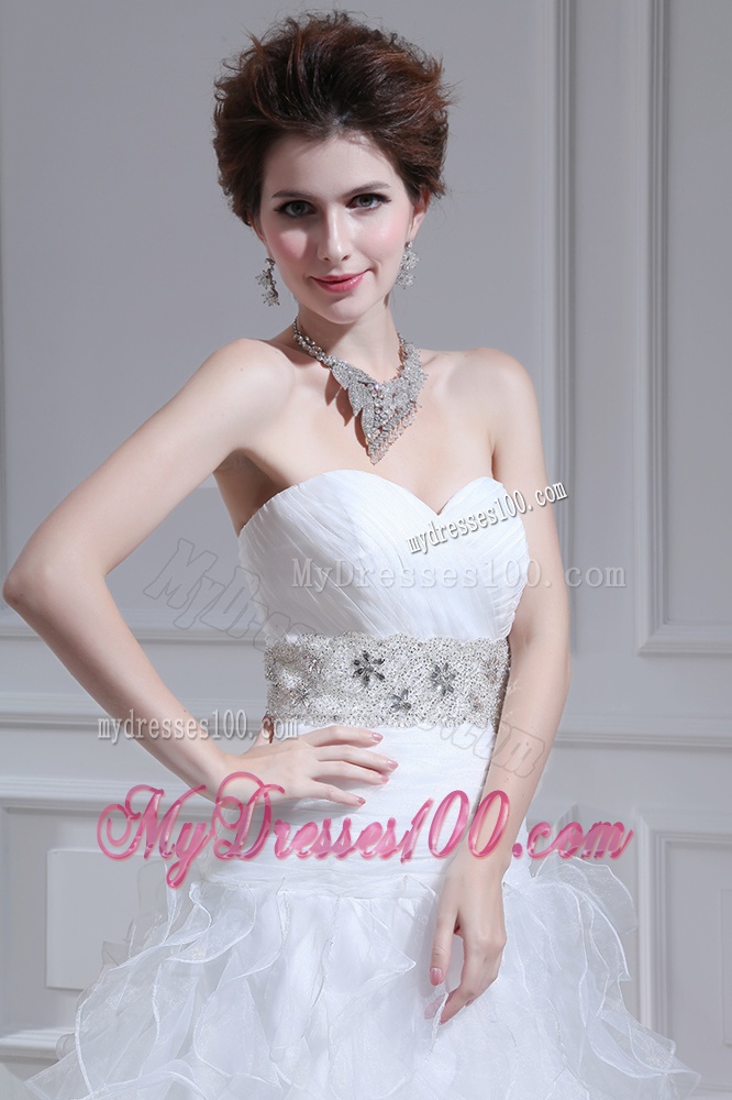 2016 Spring Beautiful A-line Floor-length Wedding Dress with Ruffles and Appliques
