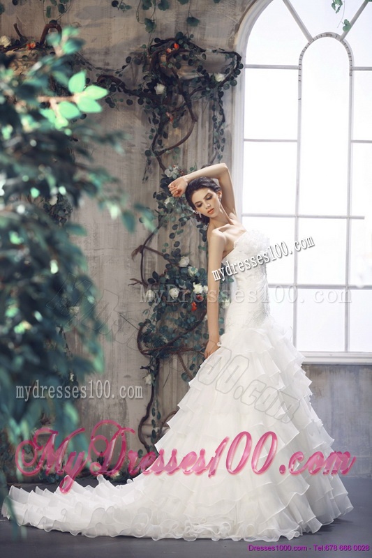 2016 Strapless White Bridal Gowns with Ruffled Layers and Court Train