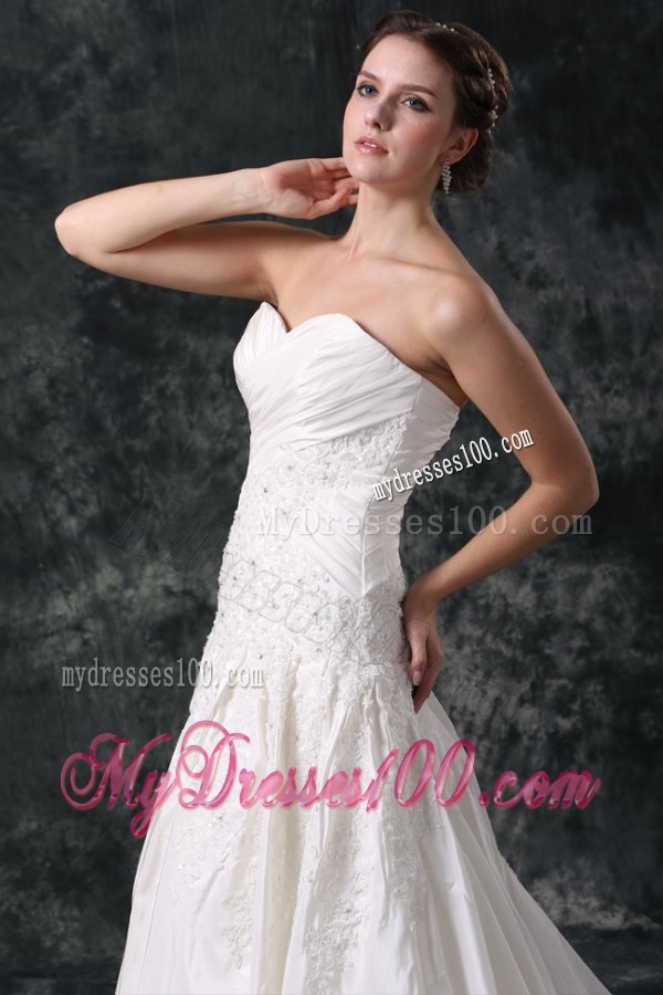 A-Line Sweetheart Taffeta Appliques Court Train Lace Up Wedding Dress