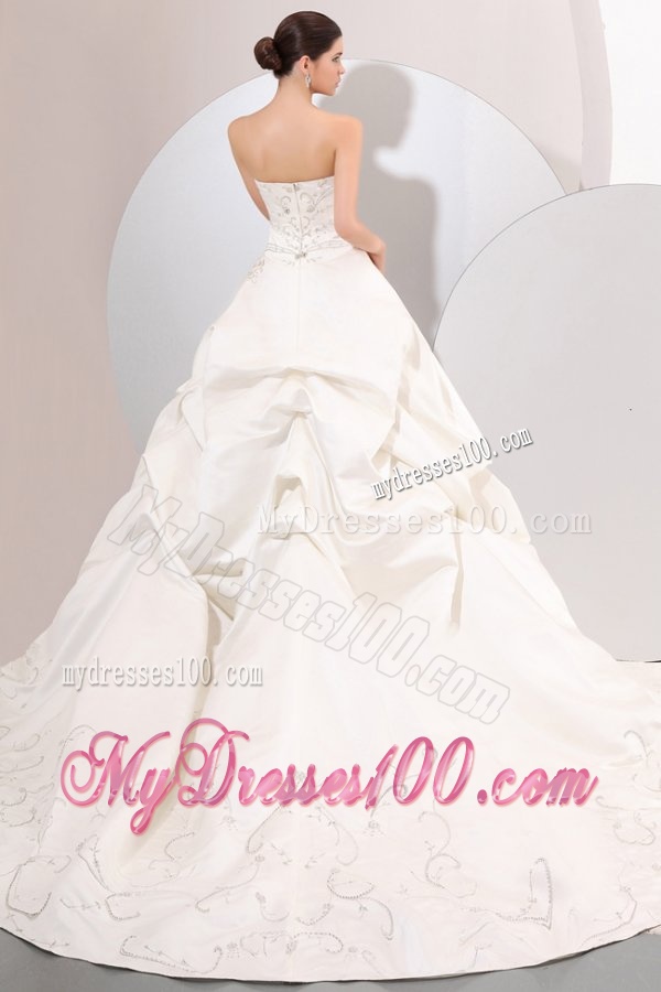 A-Line Sweetheart Taffeta Embroidery and Beading Wedding Dress