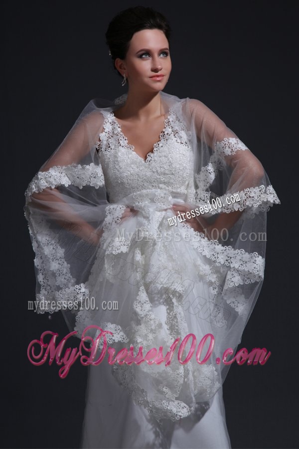 Exquisite V-neck A-line Lace Appliques Wedding Dress with Court Train