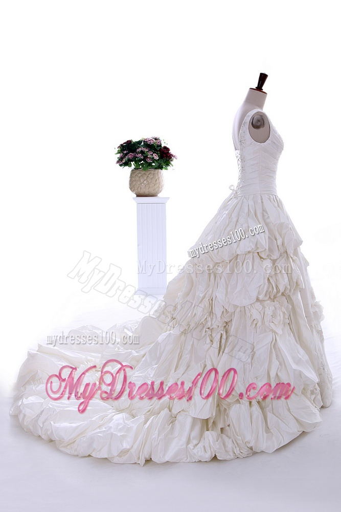 Fashionable 2016 Beading Appliques Wedding Dress with Court Train