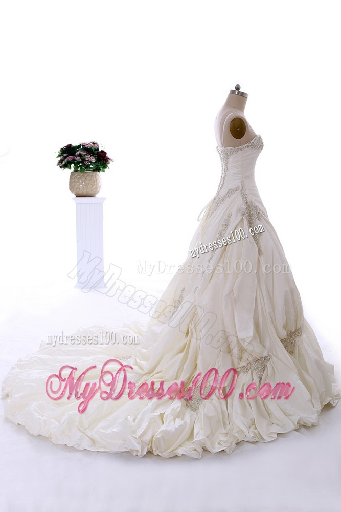 Fashionable 2016 Beading Wedding Dresses with Chapel Train