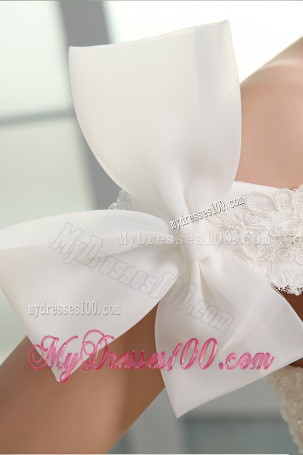 Off The Shoulder A-line Appliques and Pick-ups Organza Wedding Dress