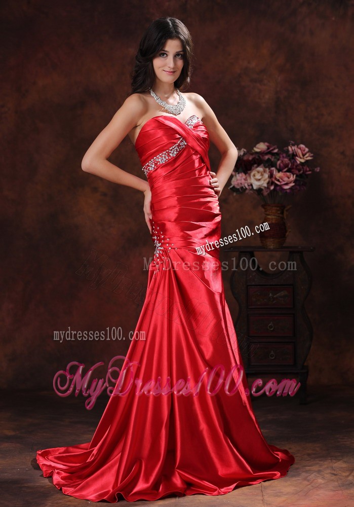 Red Sweetheart Beaded Decorate Evening Dress With Brush Train