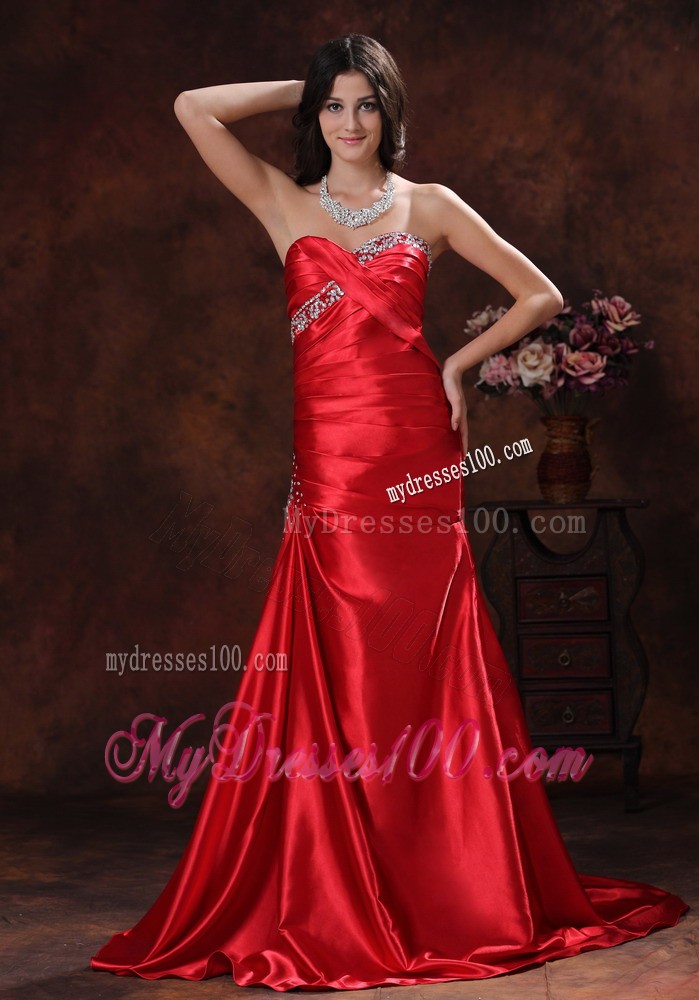 Red Sweetheart Beaded Decorate Evening Dress With Brush Train