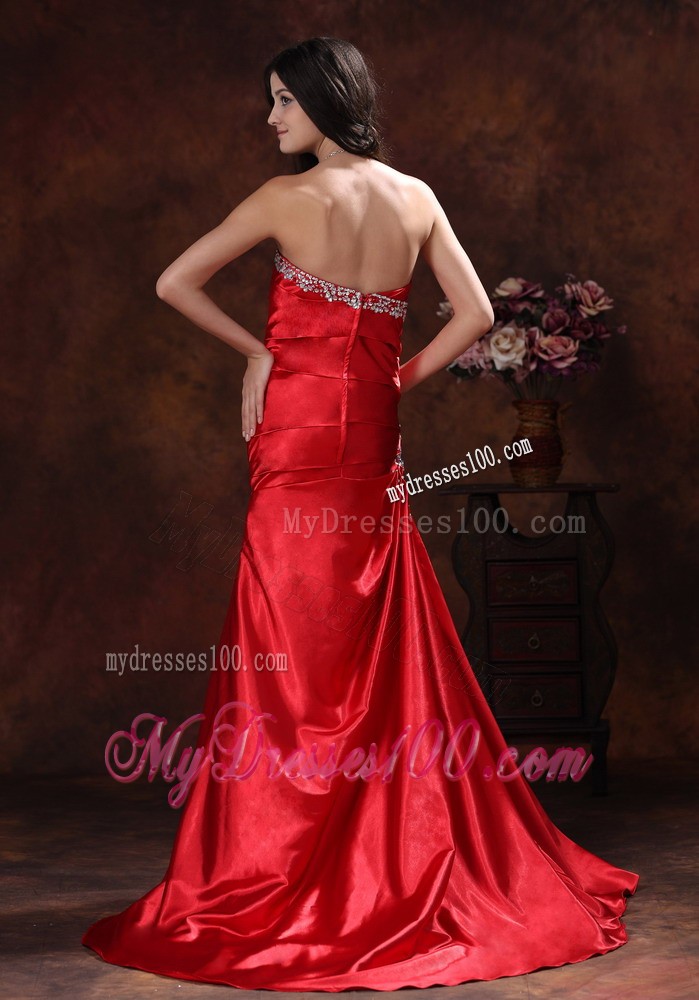 Red Sweetheart Beaded Decorate Evening Dress With Brush Train