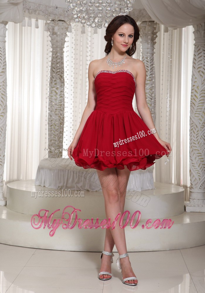 Red Ruched Bodice Prom Dress With Beaded Decorate For Evening