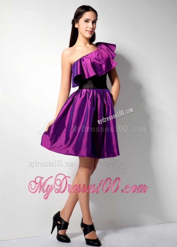 Eggplant Purple Knee-length Belt Prom Dress with One Shoulder