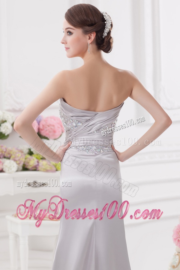 Light Grey Column Sweetheart Evening Dress with Ruching and Beading