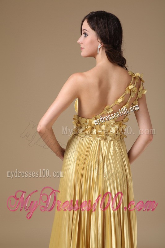 Ruche and Hand Made Flowers Decorated One Shoulder Prom Gown in Gold