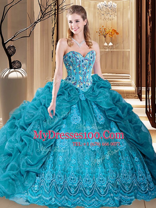 Sweetheart Sleeveless Organza Quinceanera Dresses Embroidery and Pick Ups Lace Up