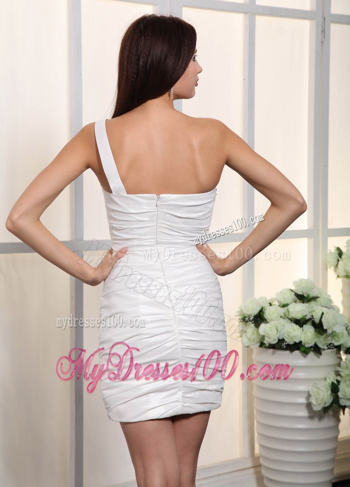 Single Shoulder Column Prom Dresses Decorated with Ruching and Jewelries