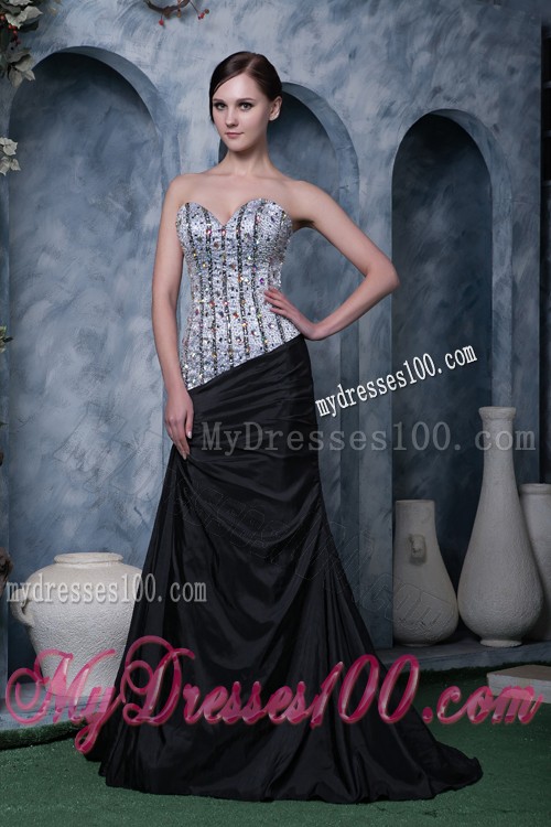 Sweetheart Fitted Beaded Black and White Prom Dress for Ladies