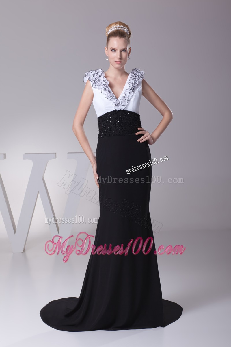 Simple Style Black and White V-neck Court Train Prom Dress