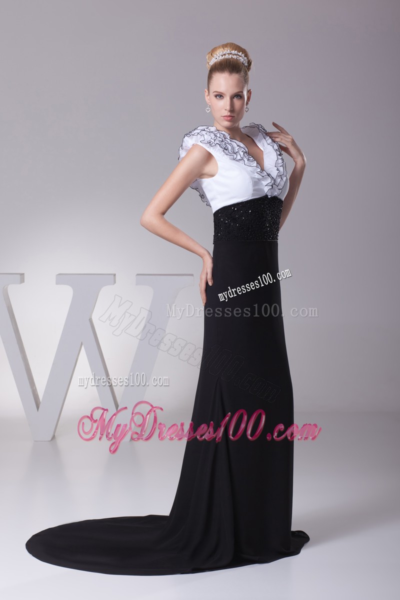 Simple Style Black and White V-neck Court Train Prom Dress