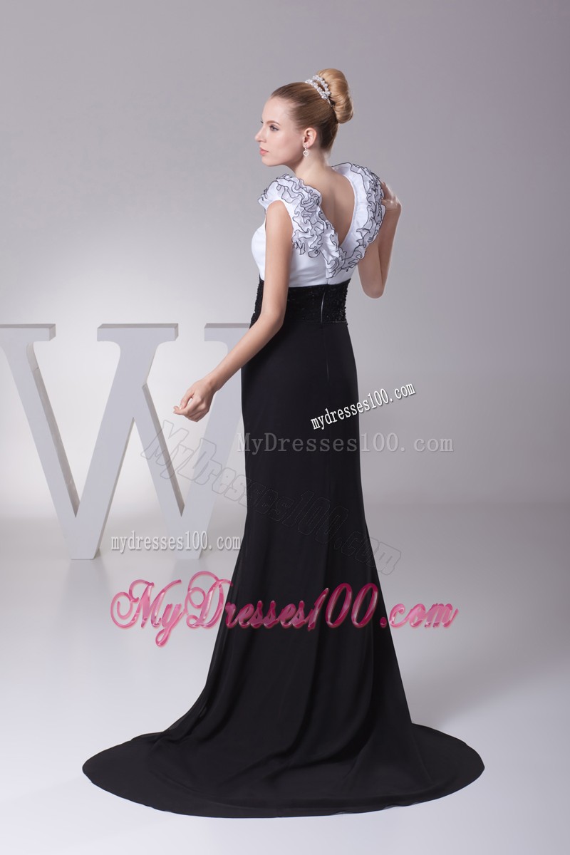 Simple Style Black and White V-neck Court Train Prom Dress