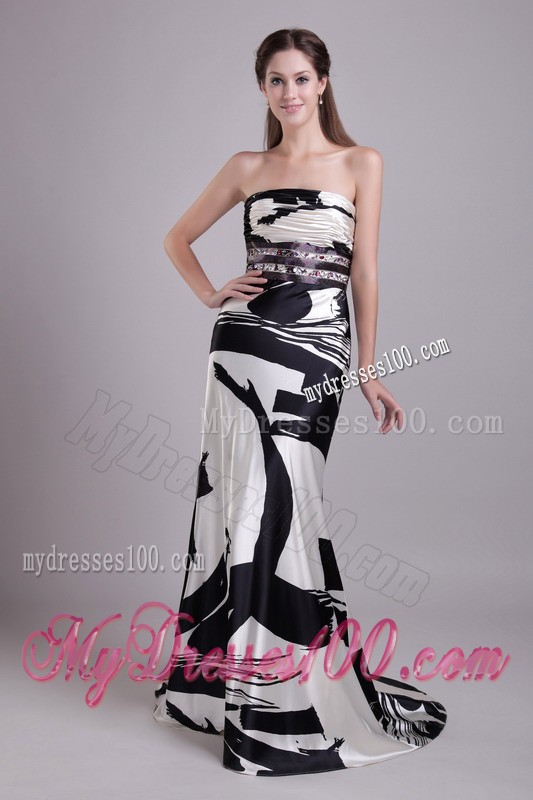 Pattern Beaded Brush Train Strapless Prom Dresses White and Black