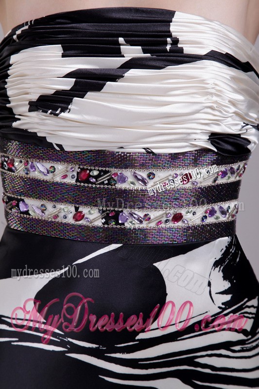 Pattern Beaded Brush Train Strapless Prom Dresses White and Black