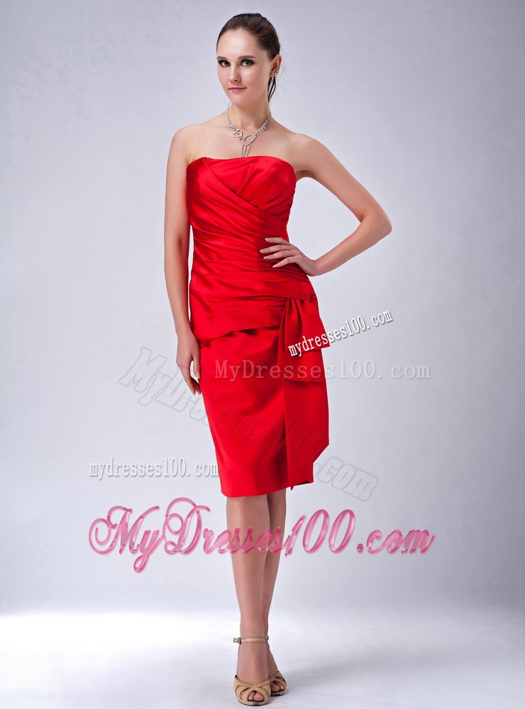 Custom Made Red Column / Sheath Strapless Bridesmaid Dress Satin Ruch Knee-length