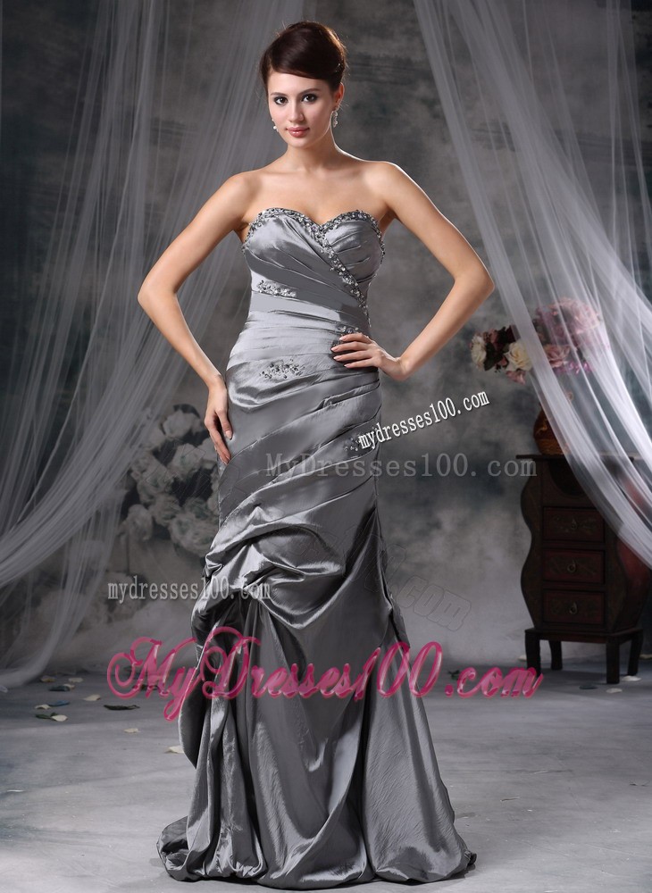Sweetheart Ruching and Beading Decorated Prom Gown with Pick-ups