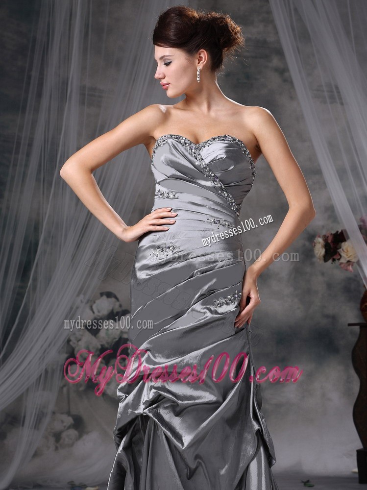 Sweetheart Ruching and Beading Decorated Prom Gown with Pick-ups
