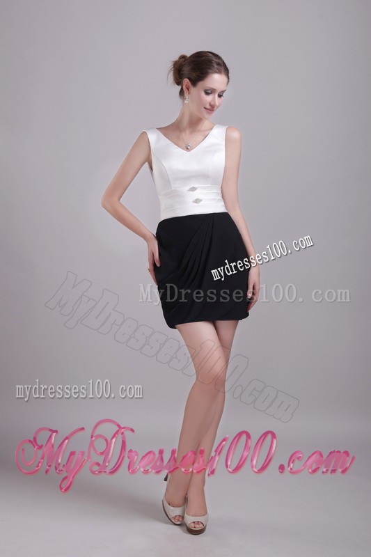 Simple Style V-neck Fitted Short Prom Dress White and Black