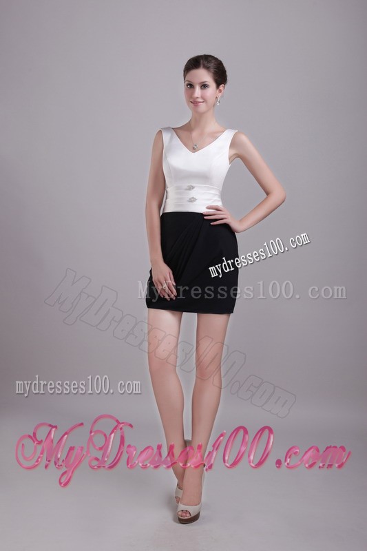 Simple Style V-neck Fitted Short Prom Dress White and Black