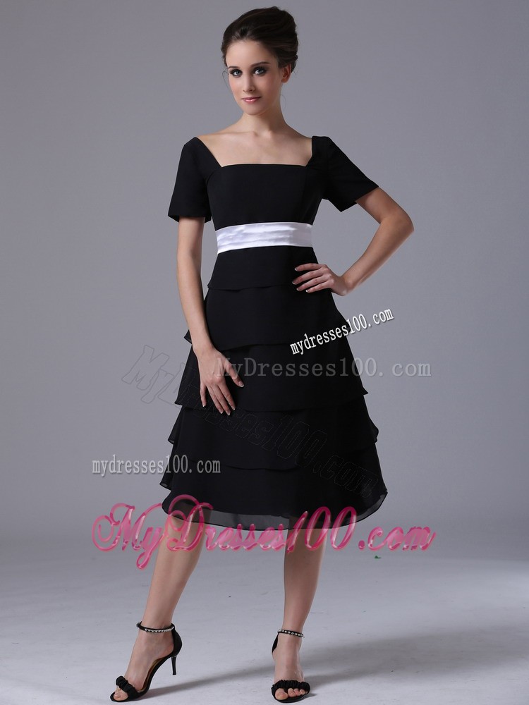 Tiered Skirt Square Black Wedding Party with Short Sleeves