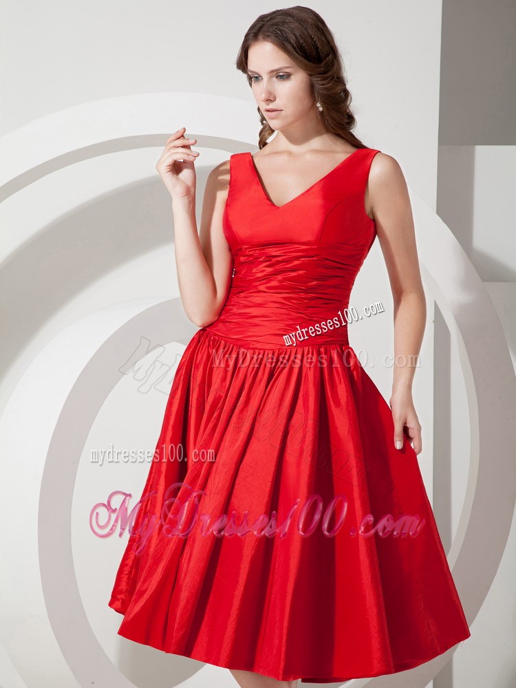 Red Princess V-neck Evening Dress with Straps and Ruche Decor