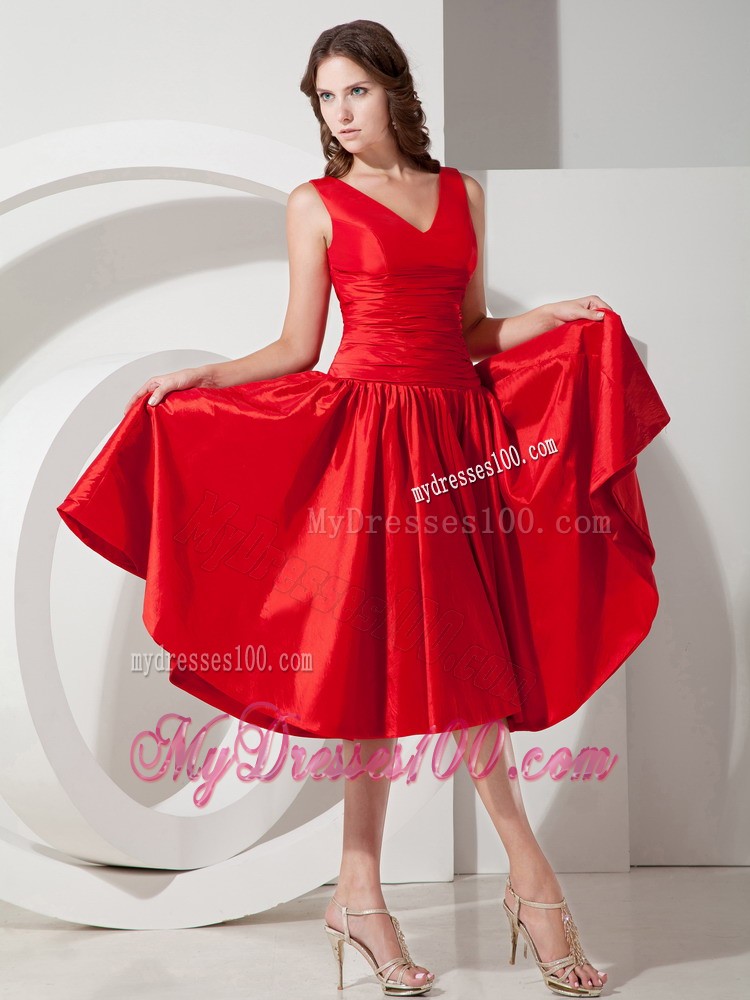 Red Princess V-neck Evening Dress with Straps and Ruche Decor