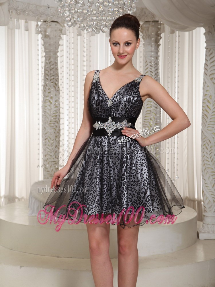 2013 Summer Affordable V-neck Black Mini-length Cocktail Dress