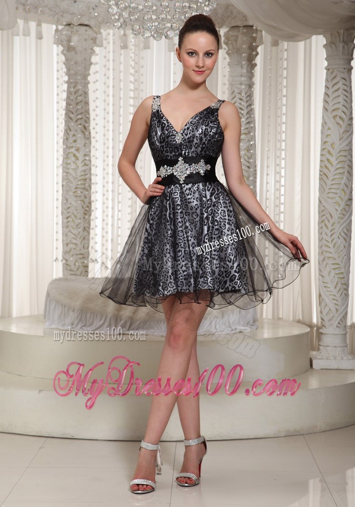 2013 Summer Affordable V-neck Black Mini-length Cocktail Dress
