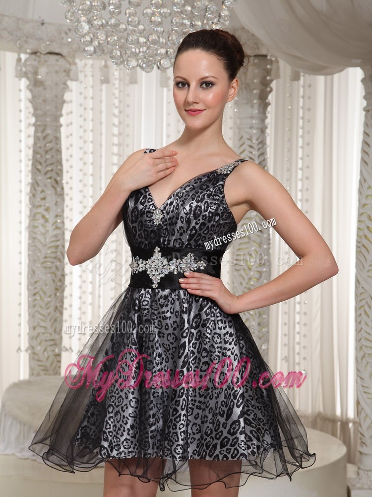 2013 Summer Affordable V-neck Black Mini-length Cocktail Dress