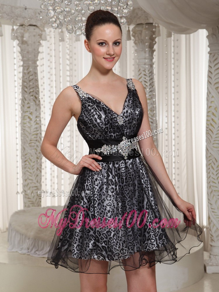 2013 Summer Affordable V-neck Black Mini-length Cocktail Dress