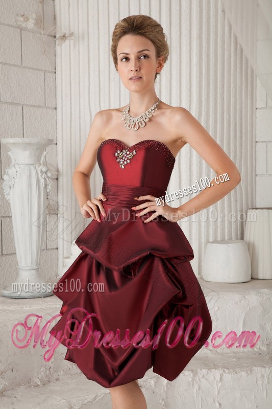 Burgundy Column Sweetheart Knee-length Beading Cocktail Dresses